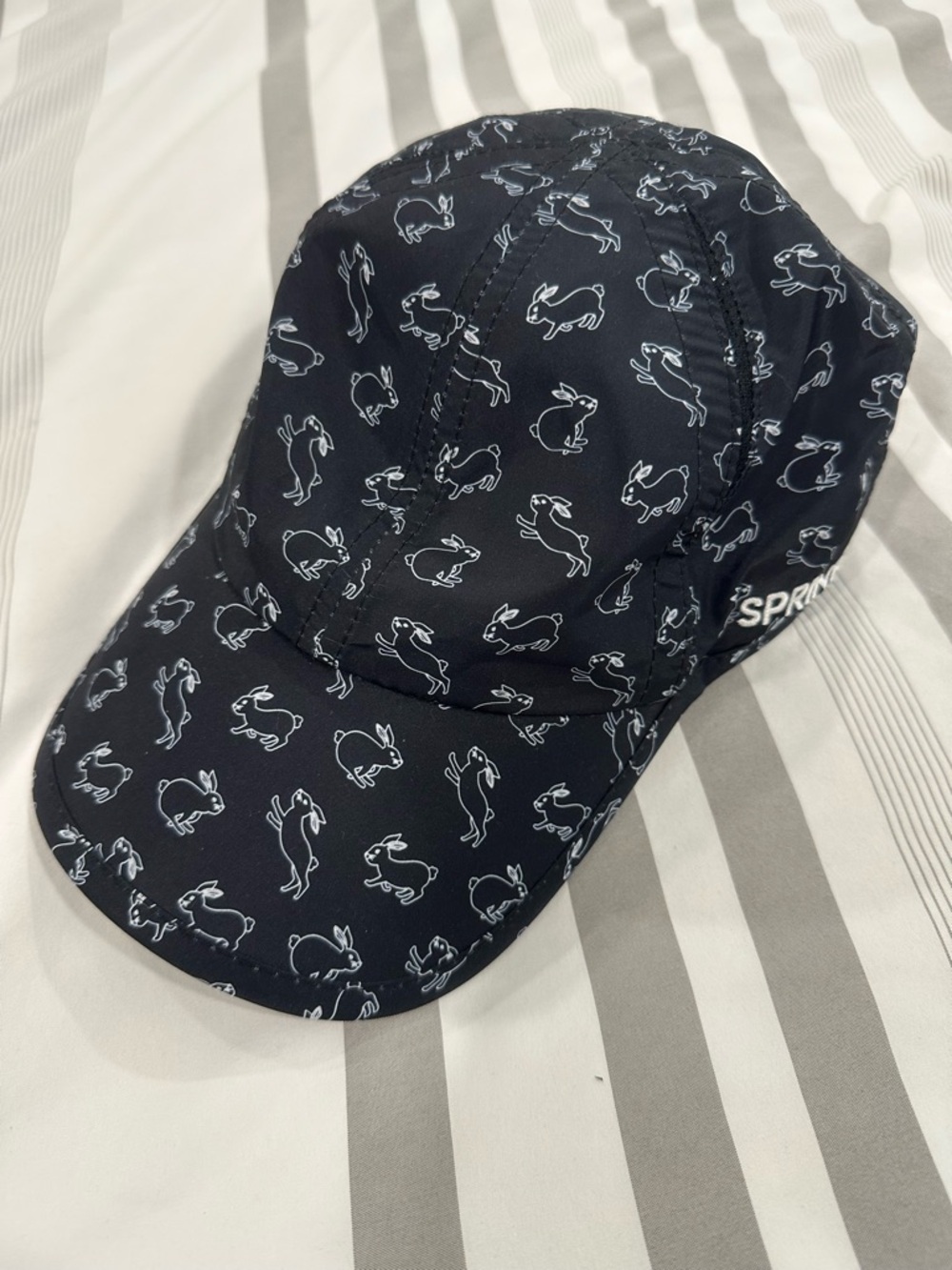 SPRINTS Fast Rabbit Black Running Hat - Picture 2 of 5
